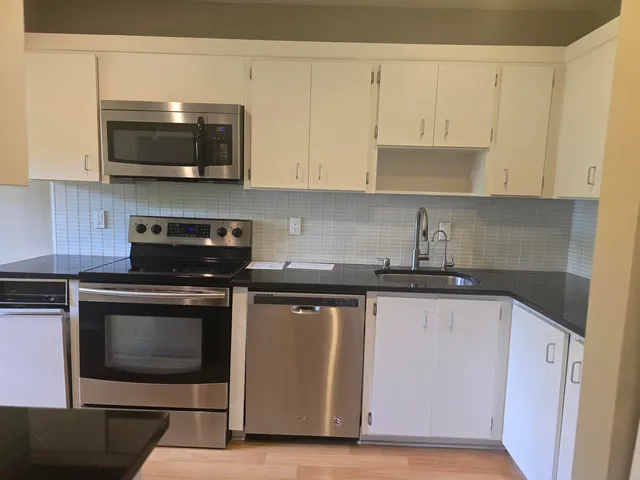 $9,000 | 32 Southport Lane, Unit B, Boynton Beach, FL 33436