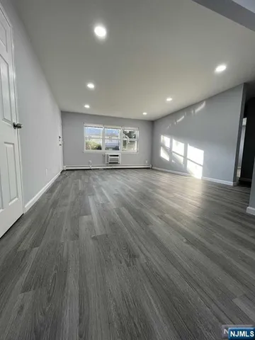 $2,700 | 20 C Lakeview Avenue, Leonia, NJ 07605