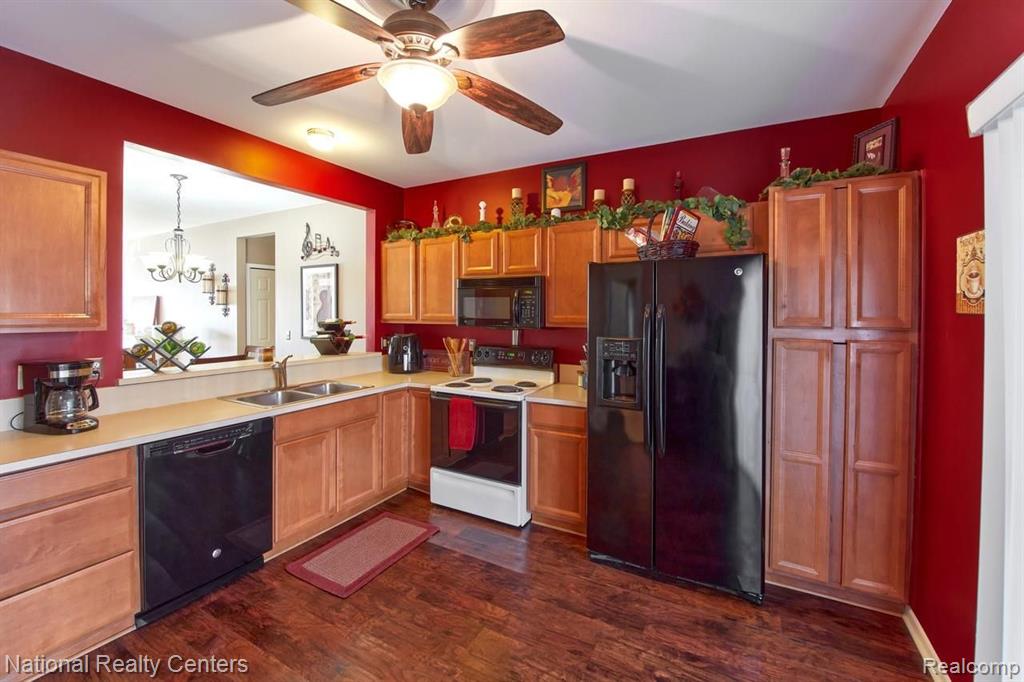 51830 Lionel Lane, Unit 30 Chesterfield, MI 48051 - Photo 3 of 17