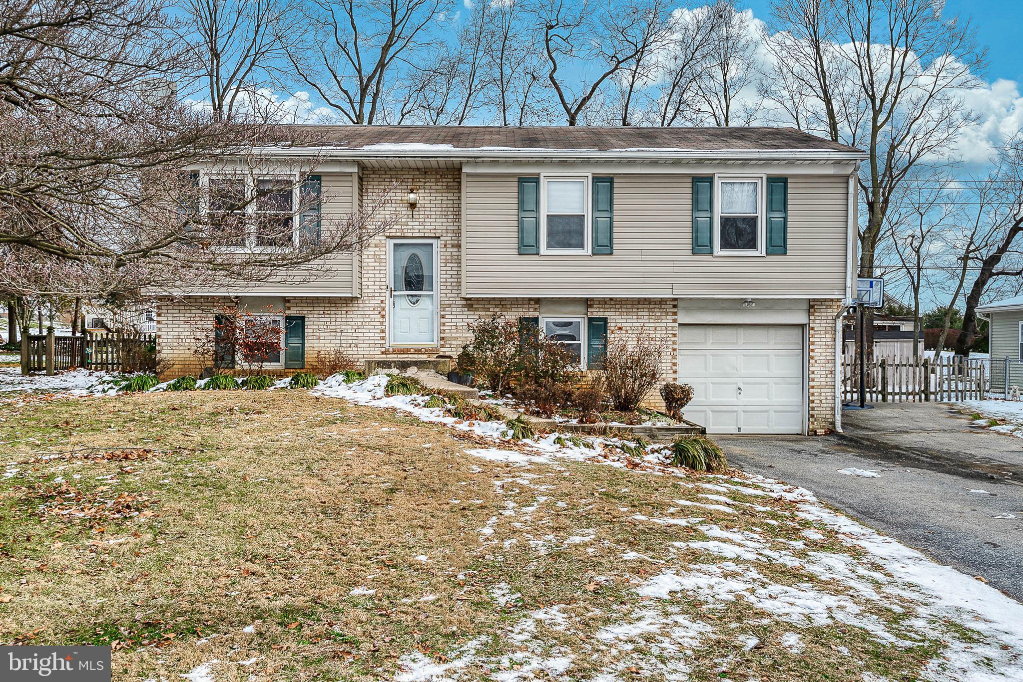 469 Amesbury Road Lancaster, PA 17601 - Photo 1 of 32 Gallery Image 1