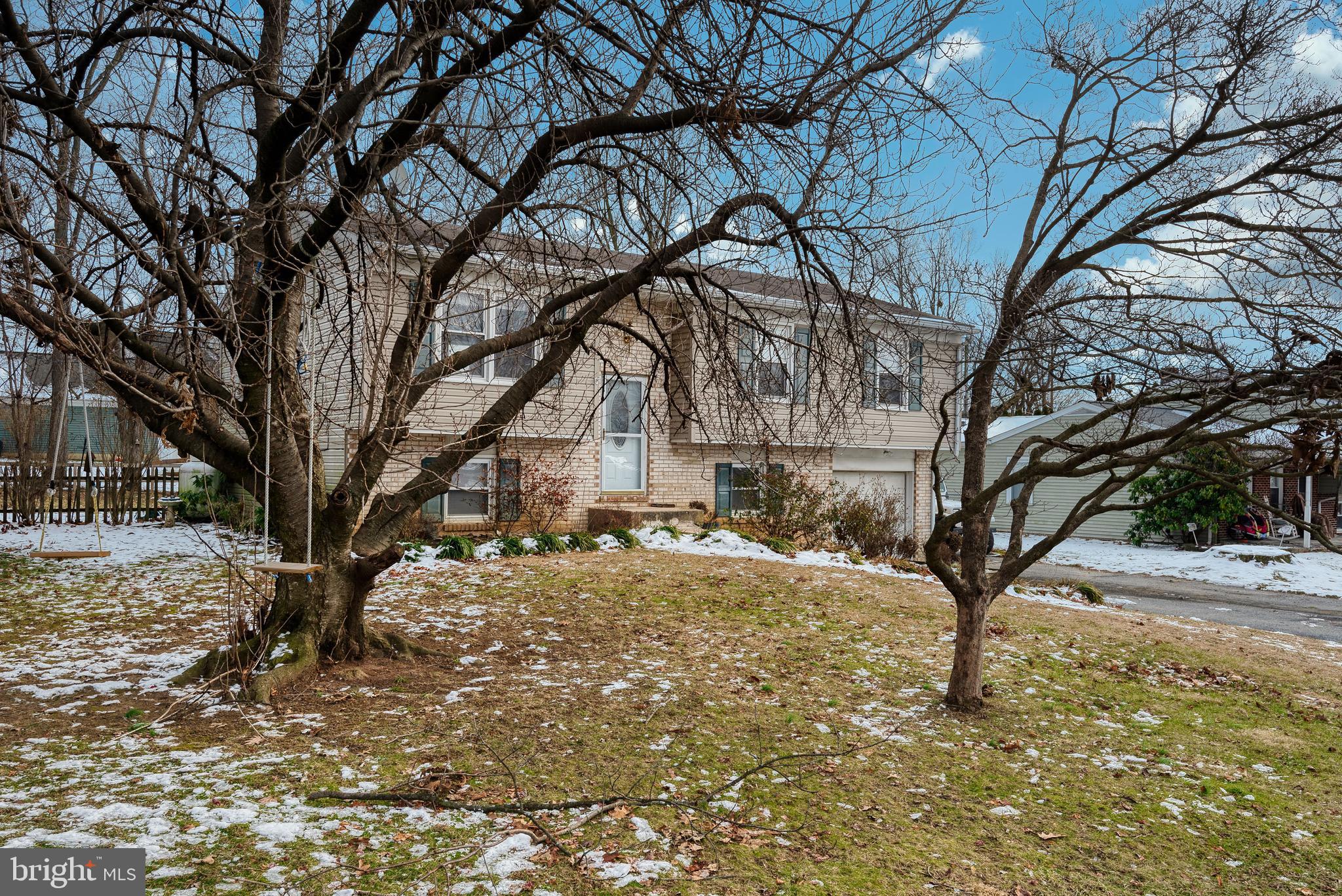469 Amesbury Road Lancaster, PA 17601 - Photo 3 of 32 Gallery Image 3