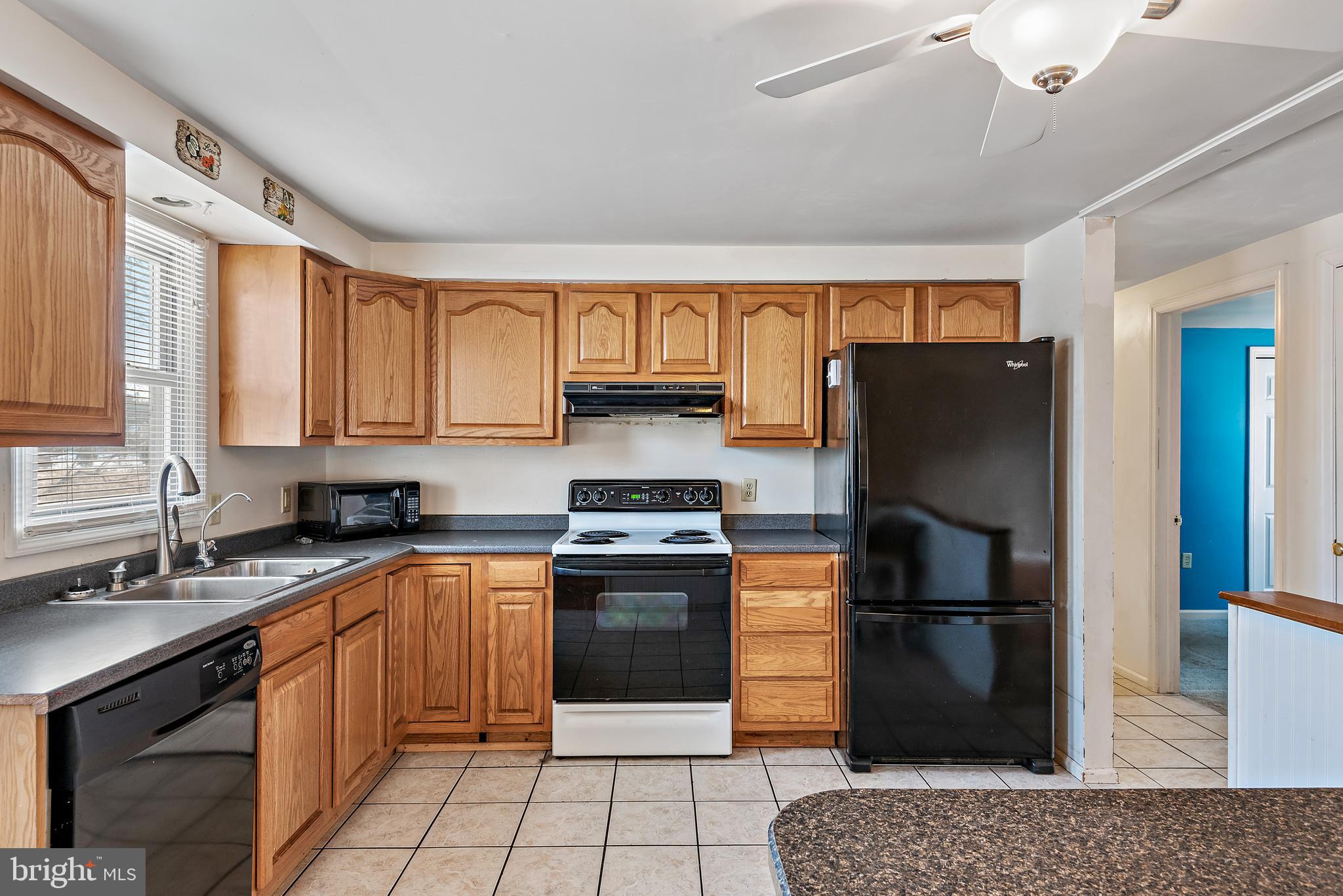 469 Amesbury Road Lancaster, PA 17601 - Photo 7 of 32 Gallery Image 7