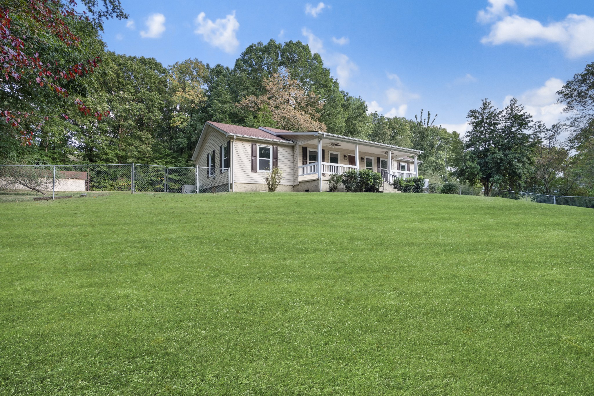 933 Wiley Brown Road Clarksville, TN 37043 - Photo 2 of 25 Gallery Image 2