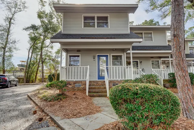 $2,425 | 2029 Eastwood Road, Unit 116, Wilmington, NC 28403