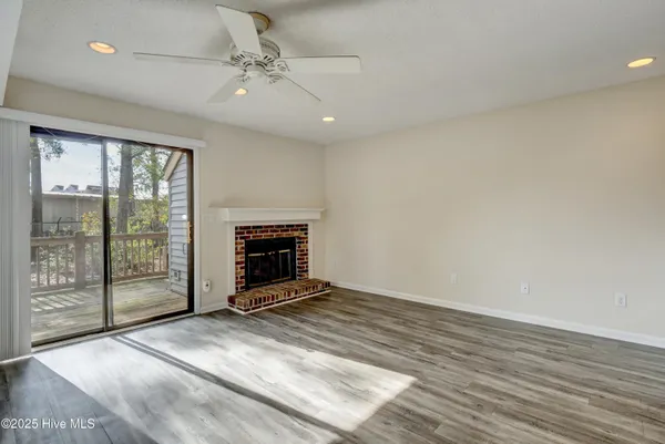 $2,425 | 2029 Eastwood Road, Unit 116, Wilmington, NC 28403