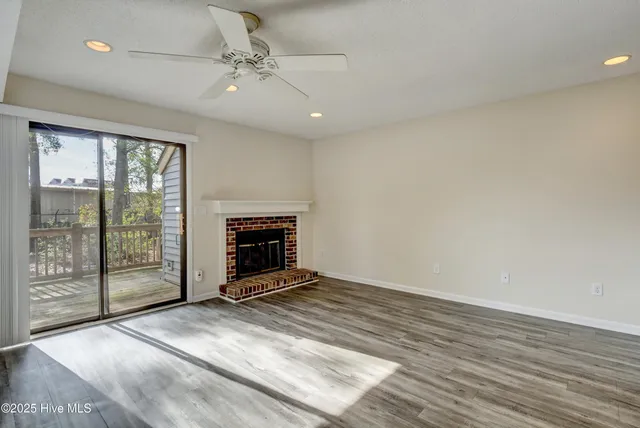 $2,425 | 2029 Eastwood Road, Unit 116, Wilmington, NC 28403