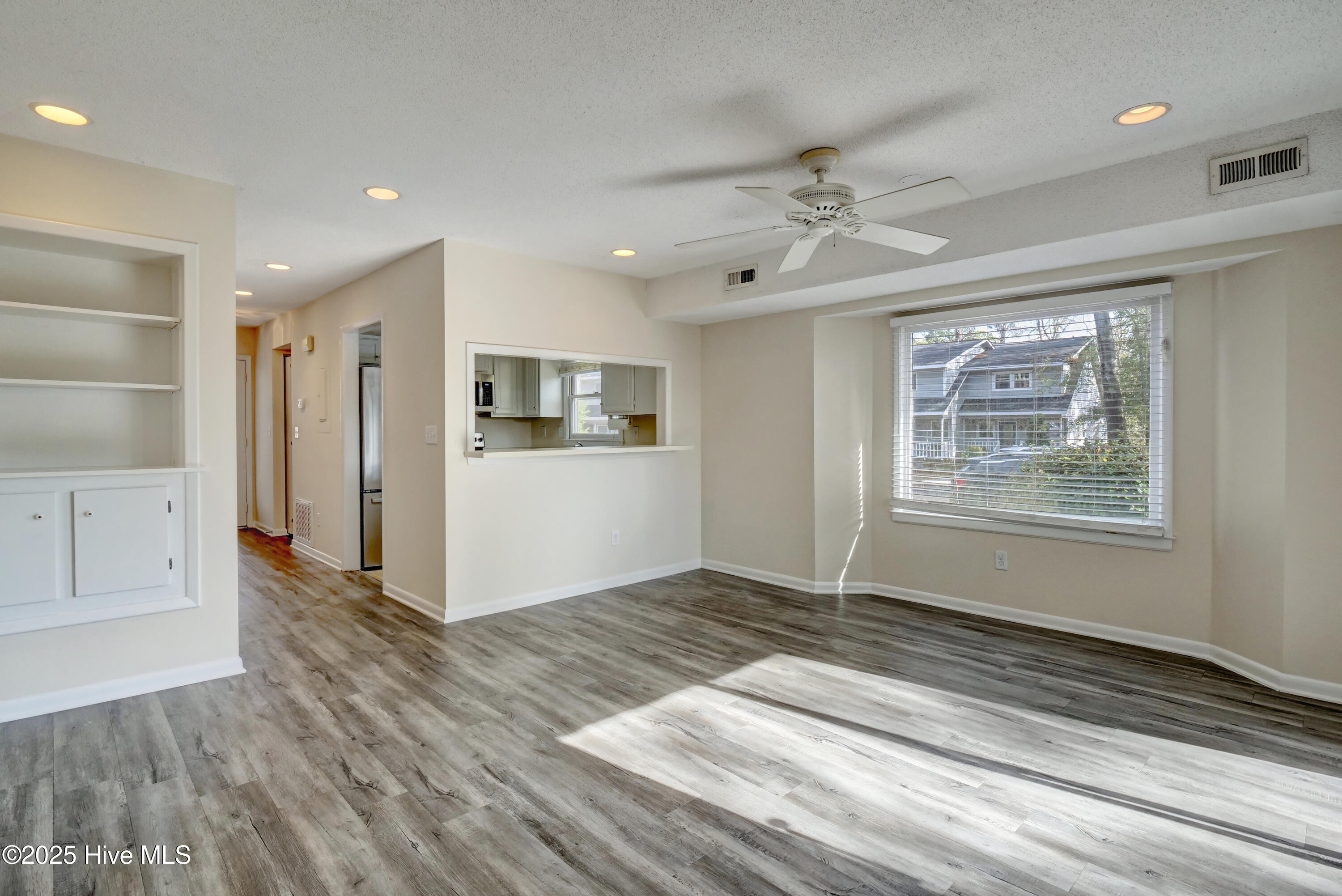 2029 Eastwood Road, Unit 116 Wilmington, NC 28403 - Photo 13 of 24 P6211736_37_38_39_40_41_42