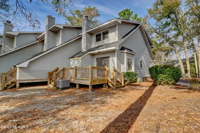 $2,425 | 2029 Eastwood Road, Unit 116, Wilmington, NC 28403