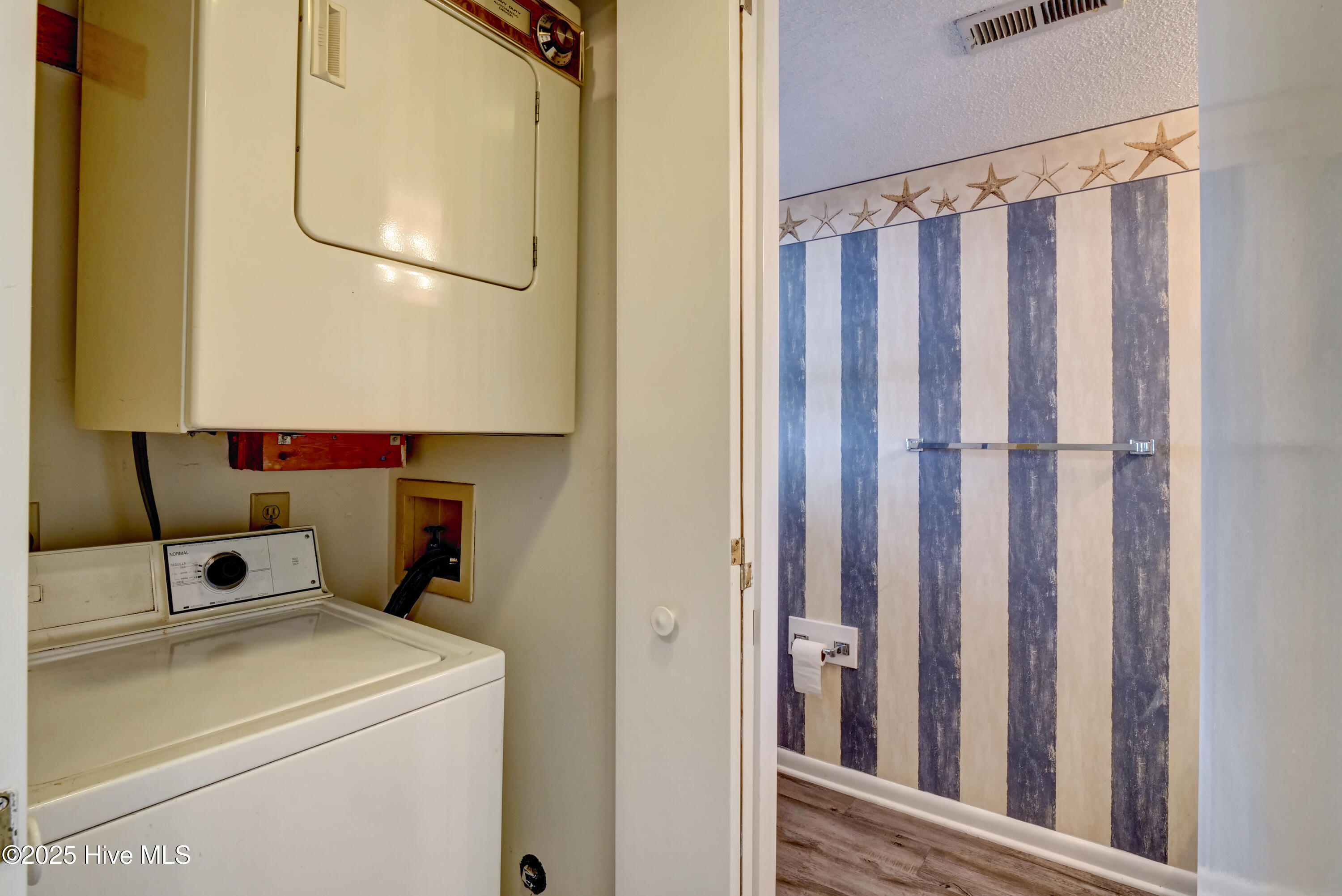 2029 Eastwood Road, Unit 116 Wilmington, NC 28403 - Photo 4 of 24 P6211785_86_87_88_89_90_91