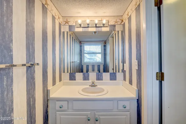 $2,425 | 2029 Eastwood Road, Unit 116, Wilmington, NC 28403