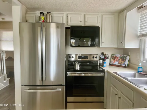 $2,425 | 2029 Eastwood Road, Unit 116, Wilmington, NC 28403