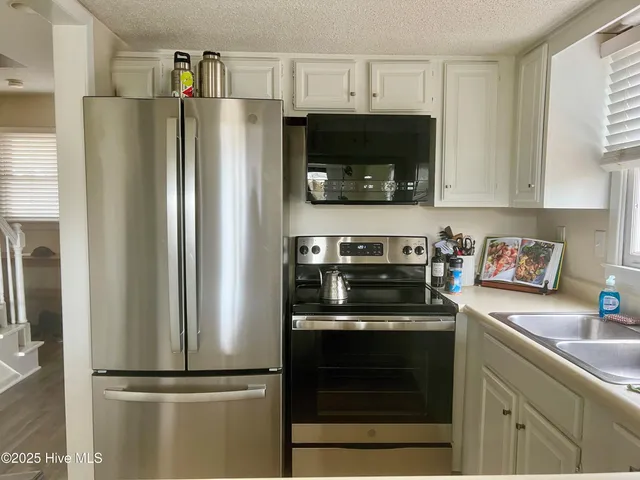 $2,425 | 2029 Eastwood Road, Unit 116, Wilmington, NC 28403