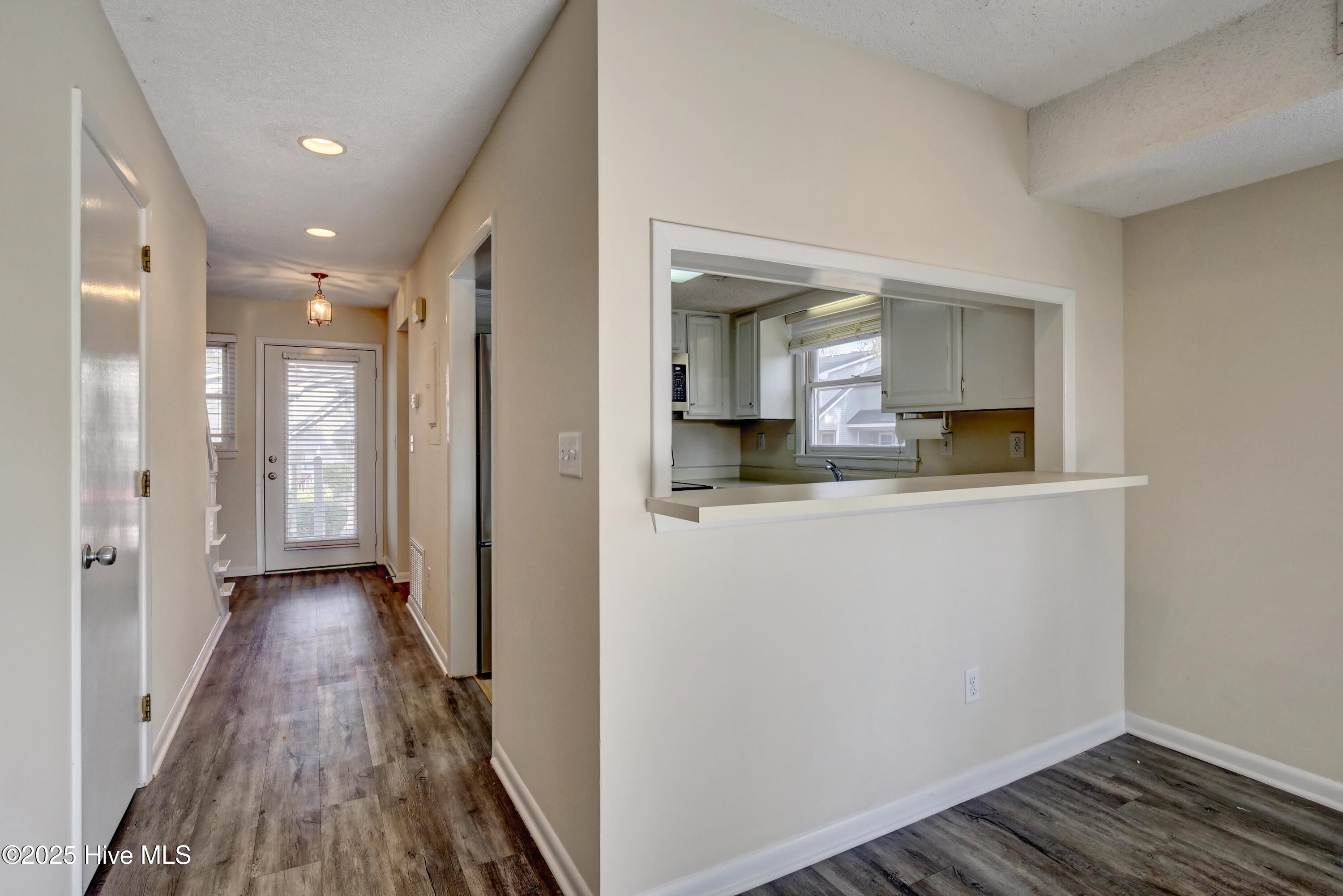 2029 Eastwood Road, Unit 116 Wilmington, NC 28403 - Photo 9 of 24 P6211757_58_59_60_61_62_63