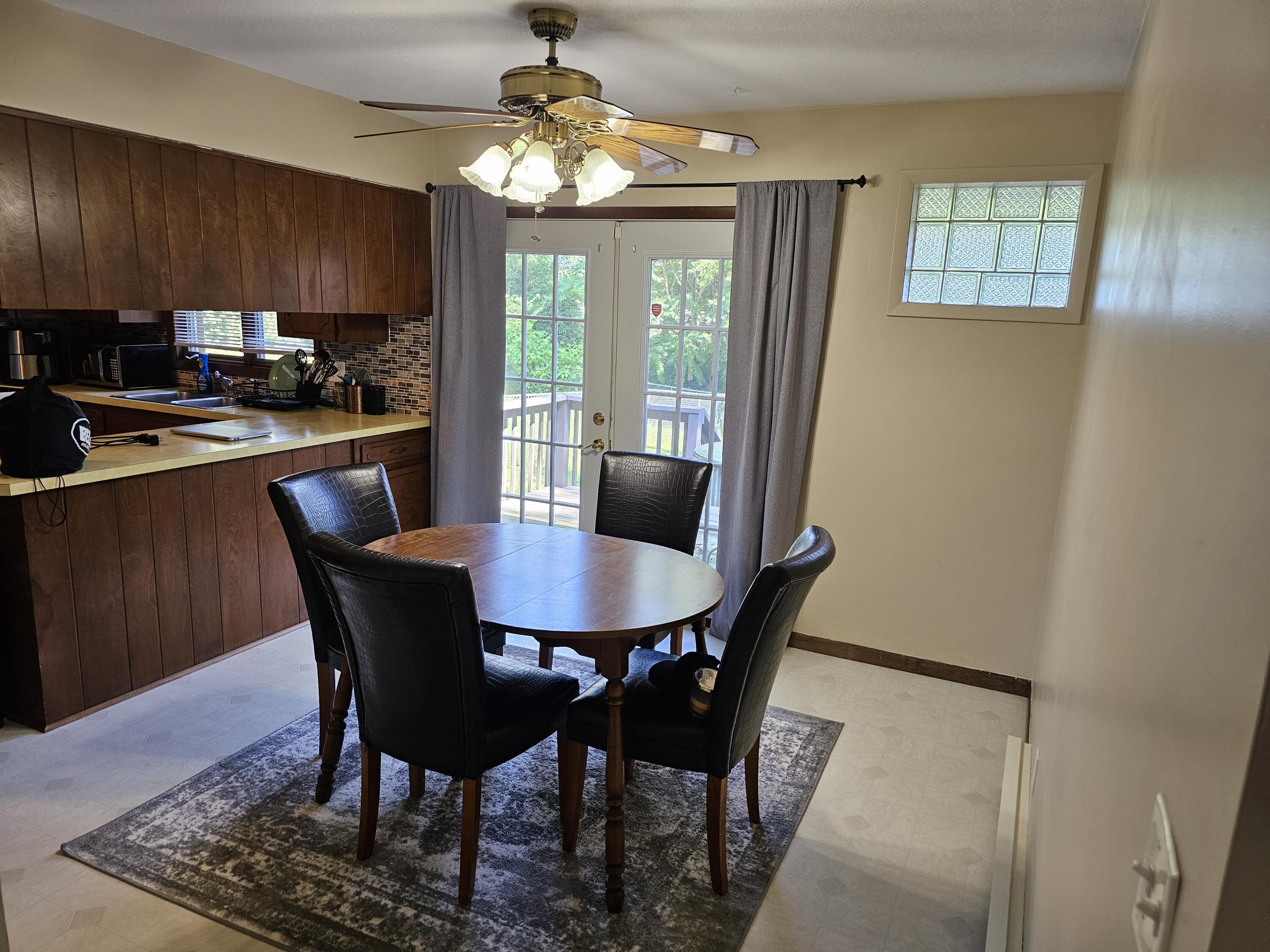 1605-1609 Pheasant Run Baroda, MI 49101 - Photo 6 of 23 dinning area right area
