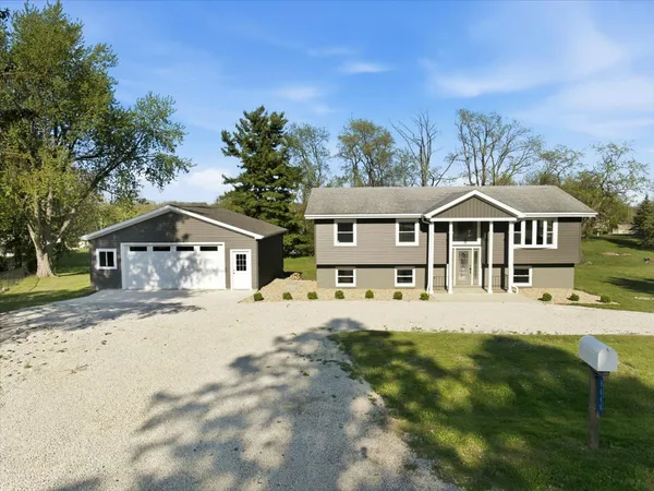 $424,900 | 9646 Ridgewood Court, Bloomington, IL 61705