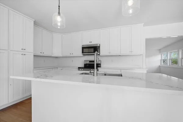 $435,000 | 9646 Ridgewood Court, Bloomington, IL 61705