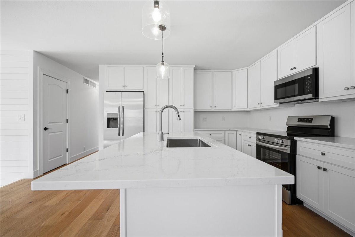 9646 Ridgewood Court Bloomington, IL 61705 - Photo 13 of 43