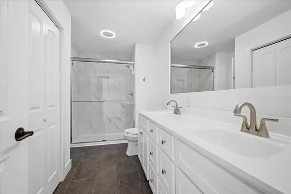 $435,000 | 9646 Ridgewood Court, Bloomington, IL 61705