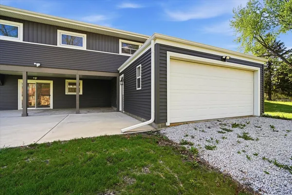 $435,000 | 9646 Ridgewood Court, Bloomington, IL 61705