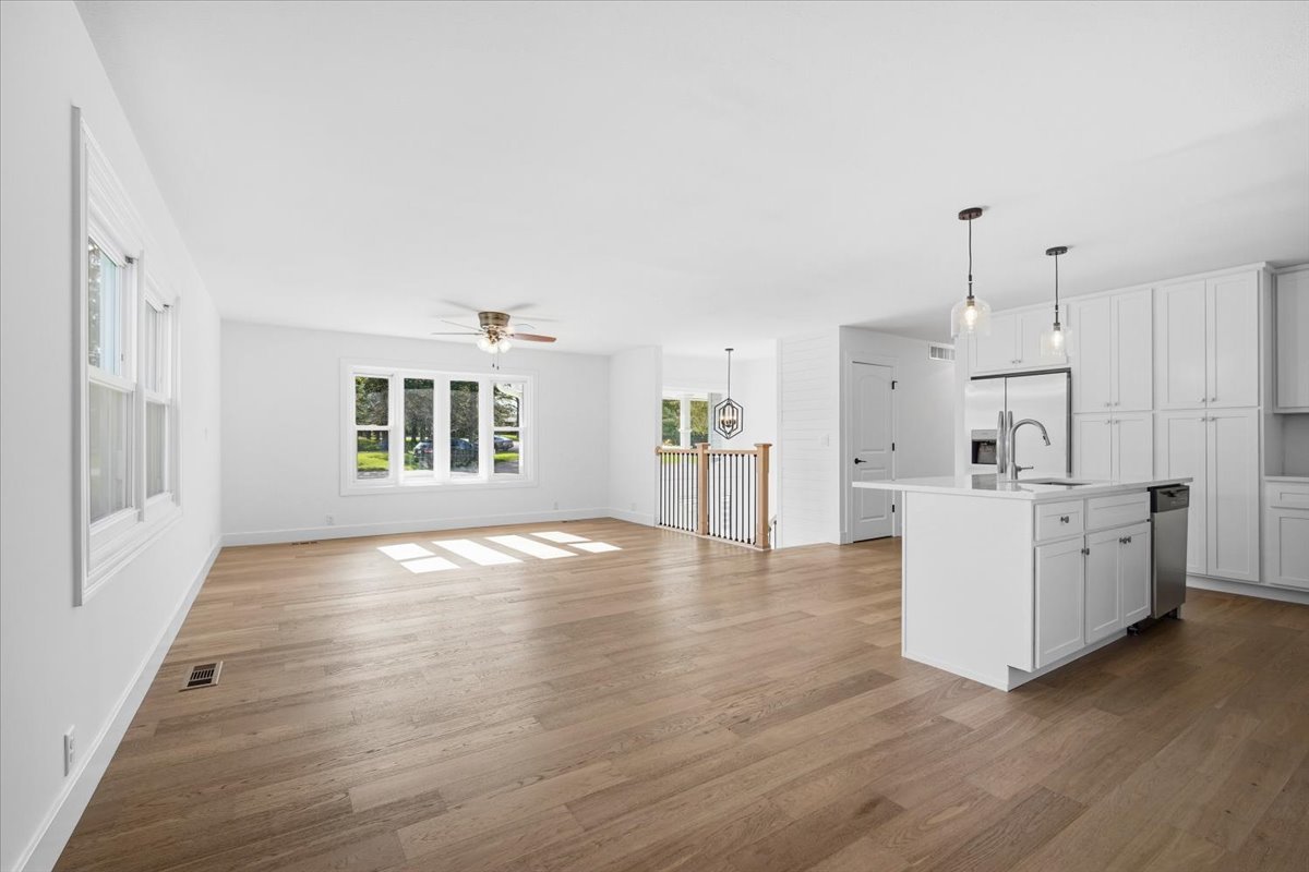 9646 Ridgewood Court Bloomington, IL 61705 - Photo 7 of 43