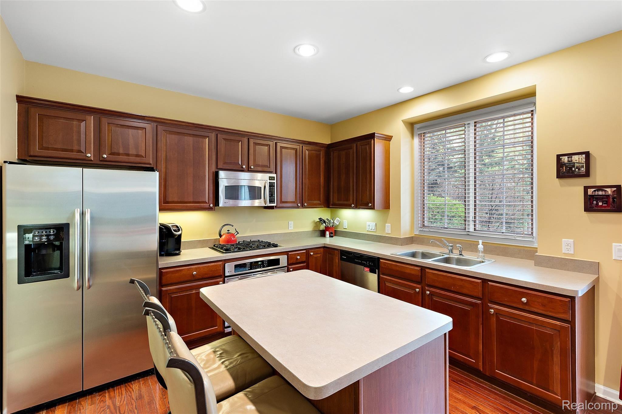 1656 Blushing Court Rochester, MI 48307 - Photo 20 of 48 1656 Blushing Court-29.jpg