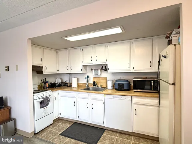 $250,000 | 222 West Beaver Avenue, Unit 401, State College, PA 16801