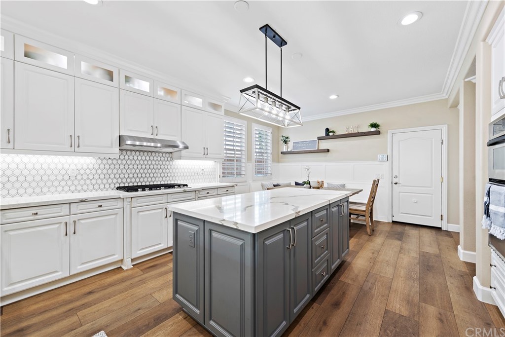 16 Melody Lane Ladera Ranch, CA 92694 - Photo 4 of 37 Cabinets to the ceiling!