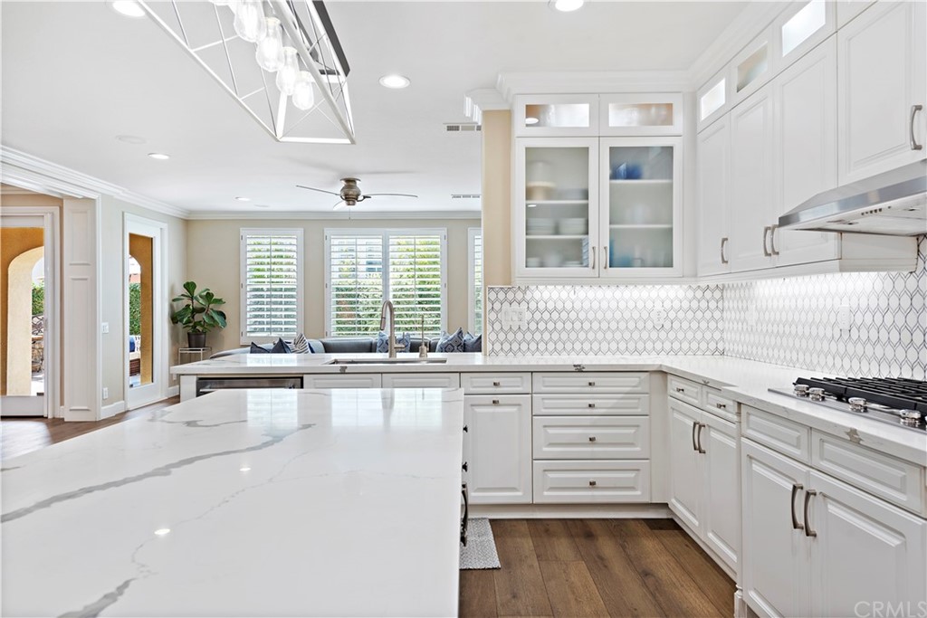 16 Melody Lane Ladera Ranch, CA 92694 - Photo 5 of 37 Designer Marble backsplash