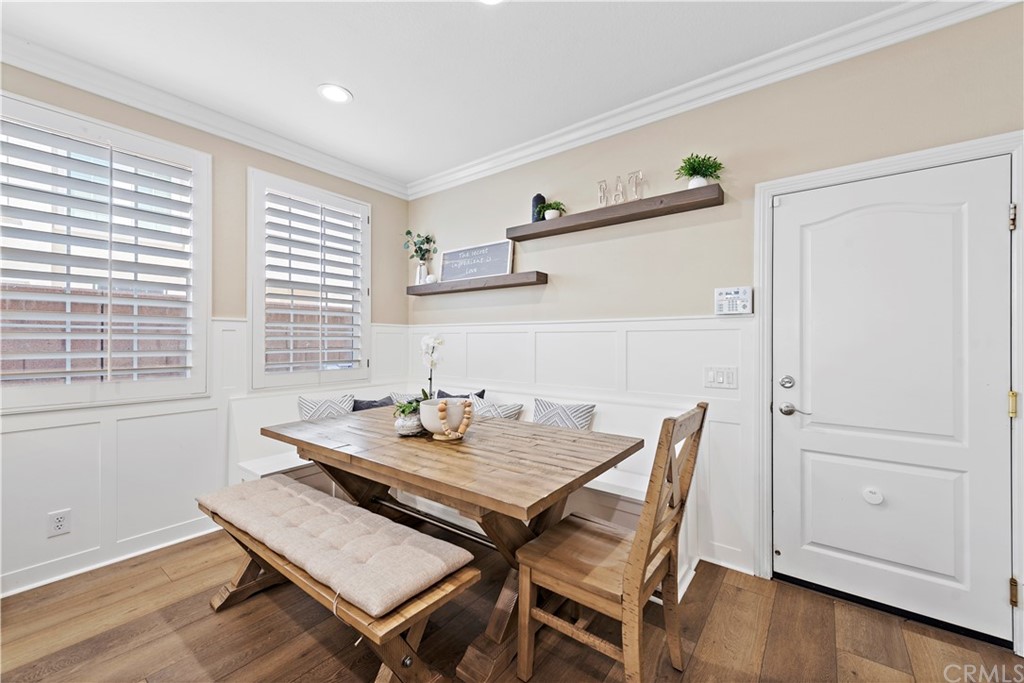 16 Melody Lane Ladera Ranch, CA 92694 - Photo 6 of 37 Custom breakfast bench