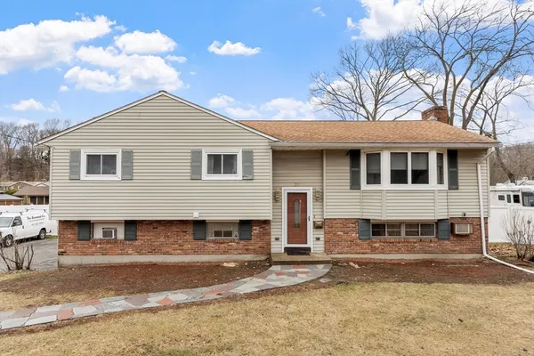 $869,900 | 437 Lowell Street, Peabody, MA 01960