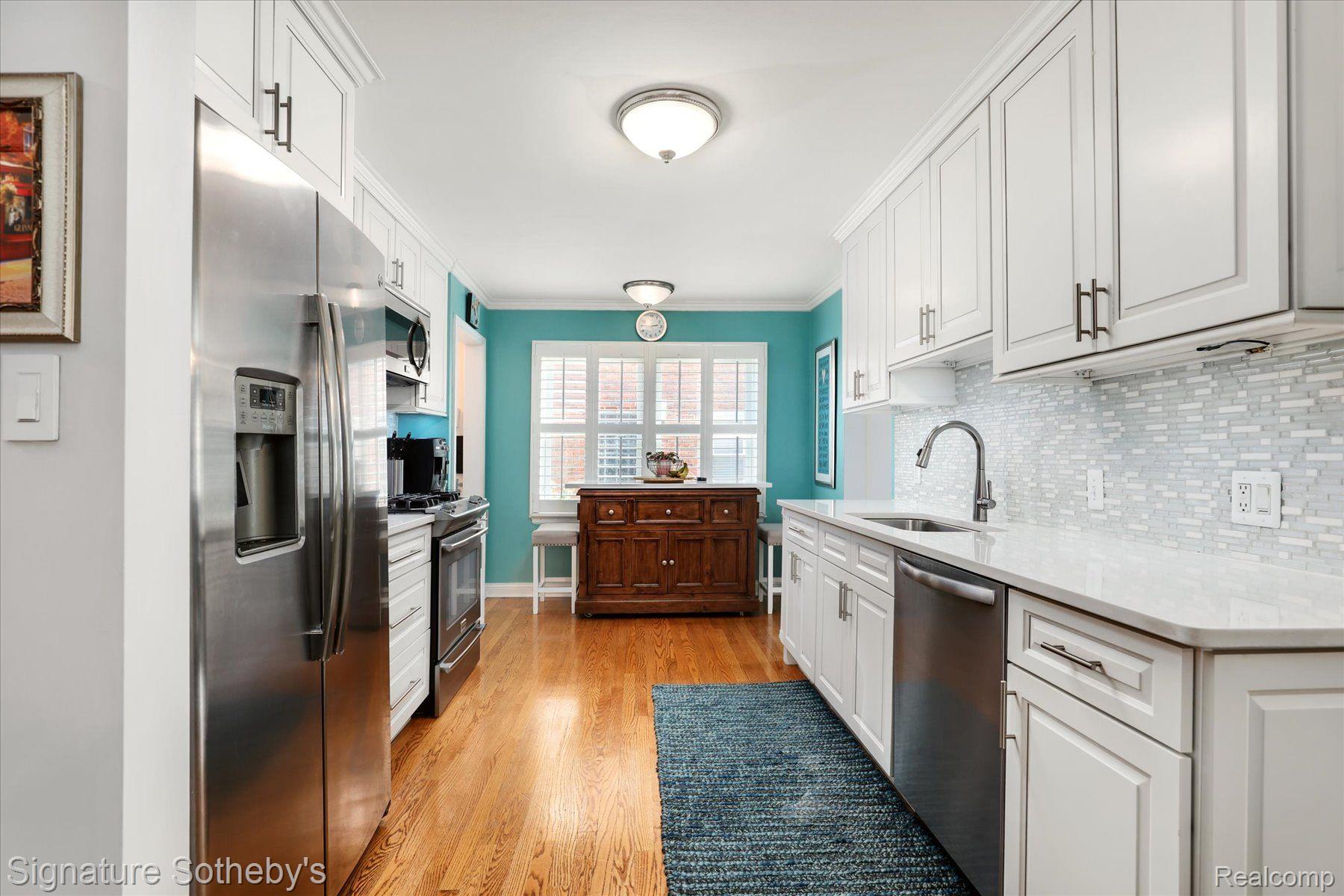 342 Ridgemont Road Grosse Pointe, MI 48236 - Photo 8 of 33 Gallery Image 8