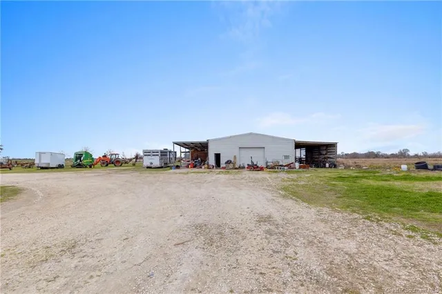 $385,000 | 10025 Highway 101, Iowa, LA 70647