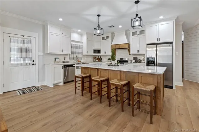 $385,000 | 10025 Highway 101, Iowa, LA 70647