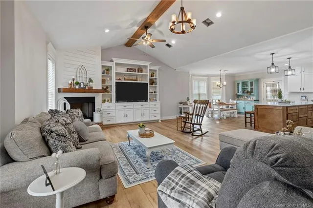 $385,000 | 10025 Highway 101, Iowa, LA 70647