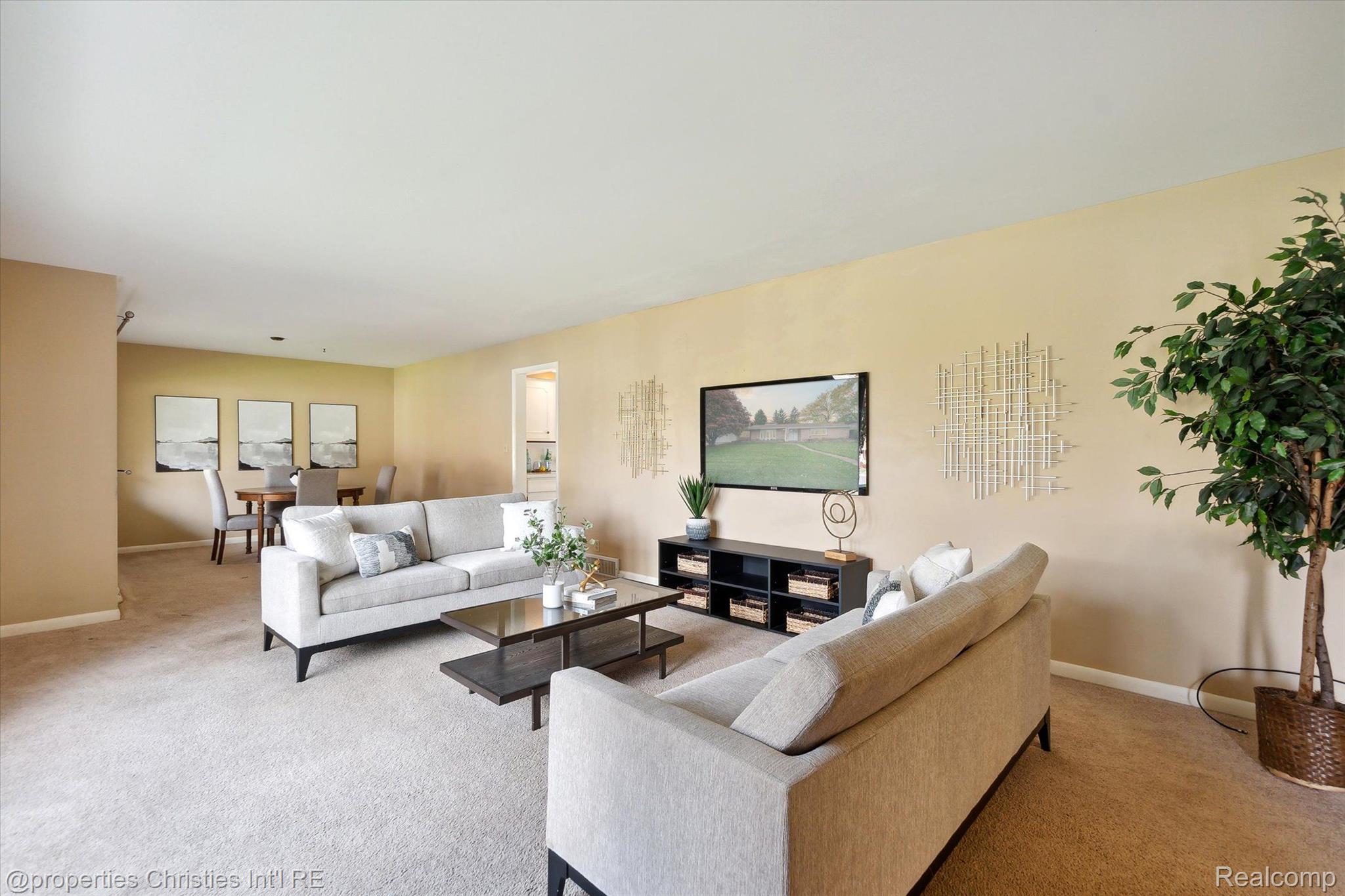 728 Devonshire Road Fowlerville, MI 48836 - Photo 4 of 51 Gallery Image 4
