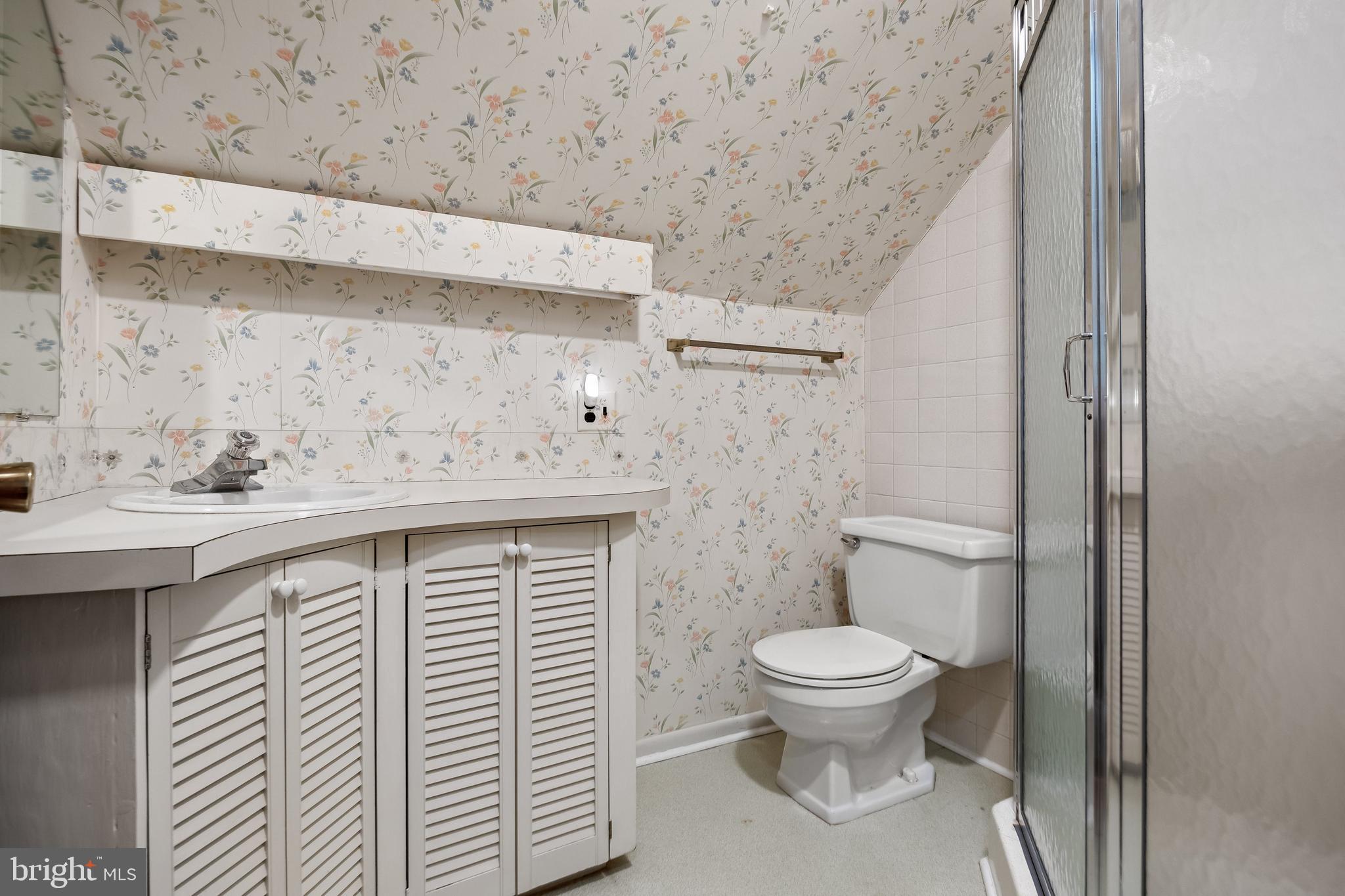 614 Chestnut Street Moorestown, NJ 08057 - Photo 57 of 86 a bathroom with a toilet and a sink