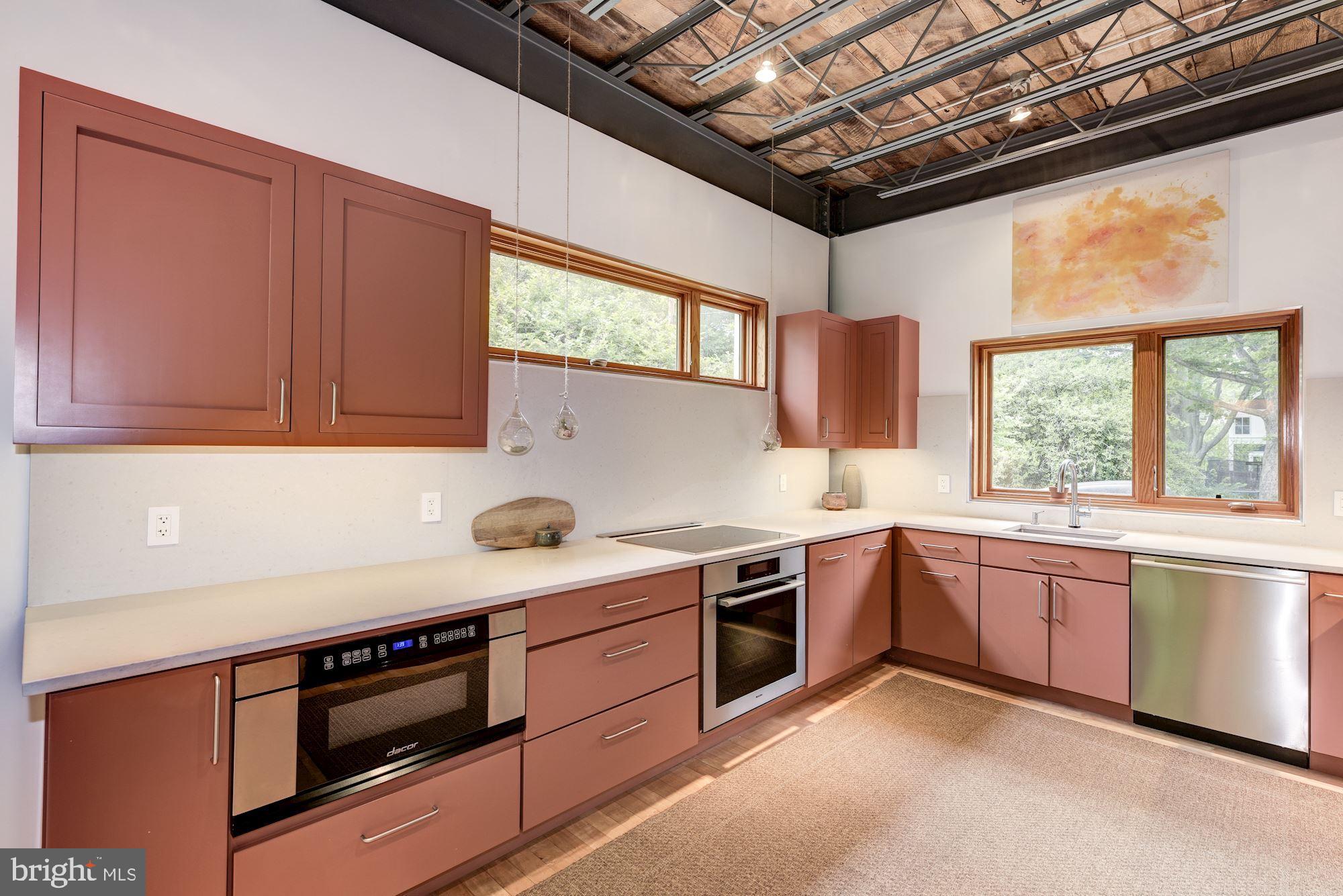 6 Thorne Road Cabin John, MD 20818 - Photo 13 of 39 Gourmet kitchen