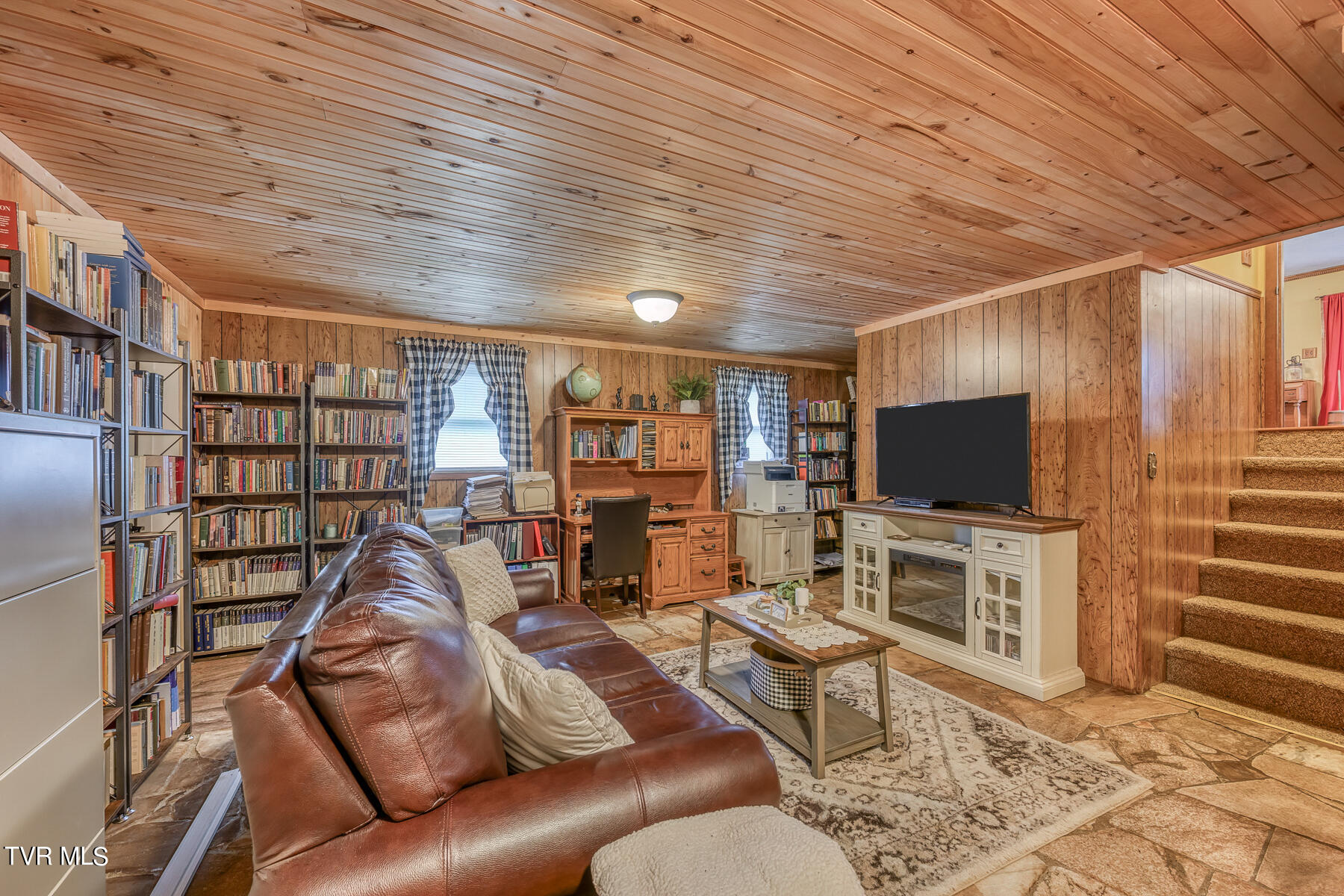 302 Spring Drive Cedar Bluff, VA 24609 - Photo 24 of 28 DEN 2ND