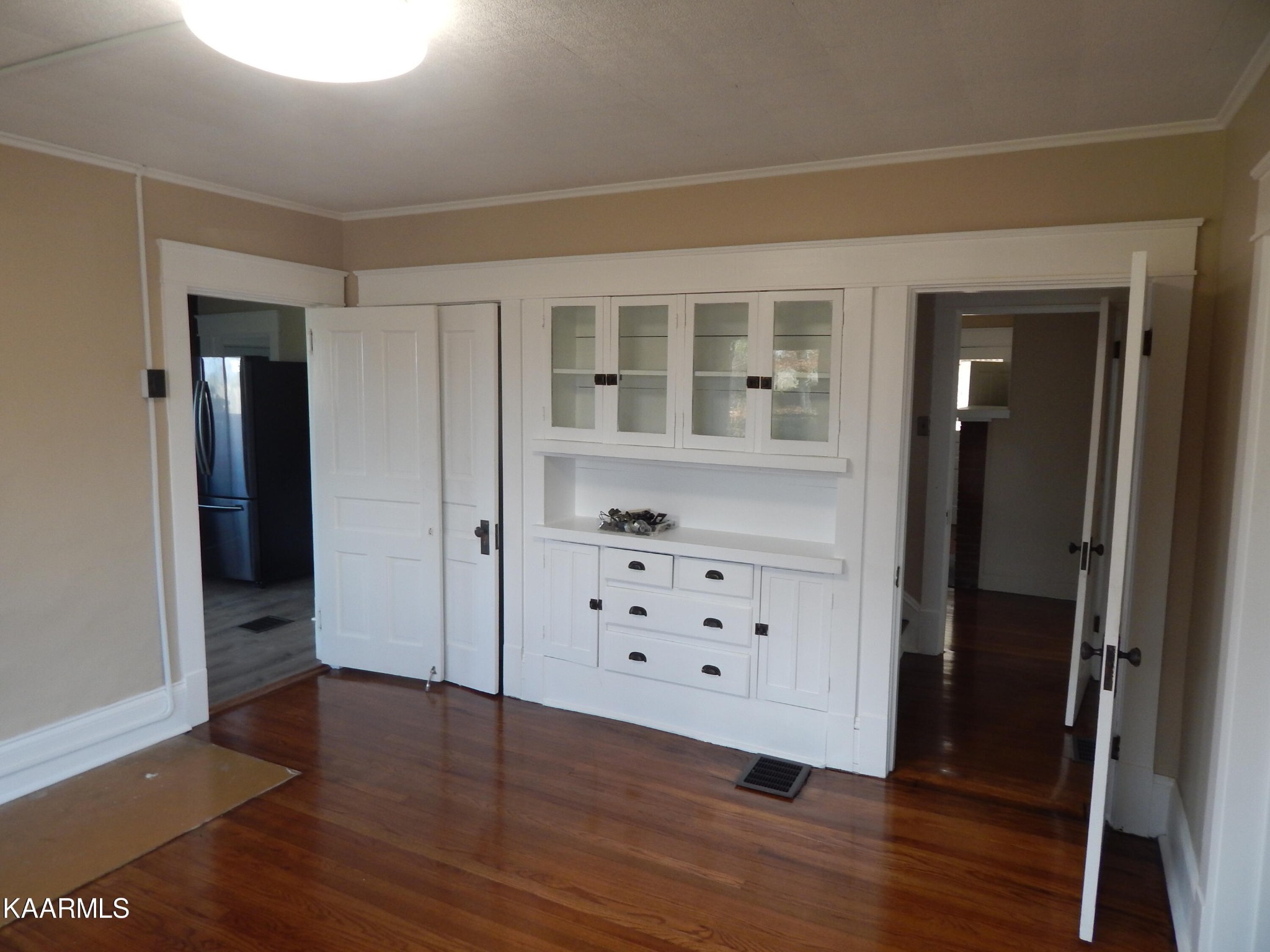367 Reed Road Greeneville, TN 37745 - Photo 21 of 51 wooden floor with white walls