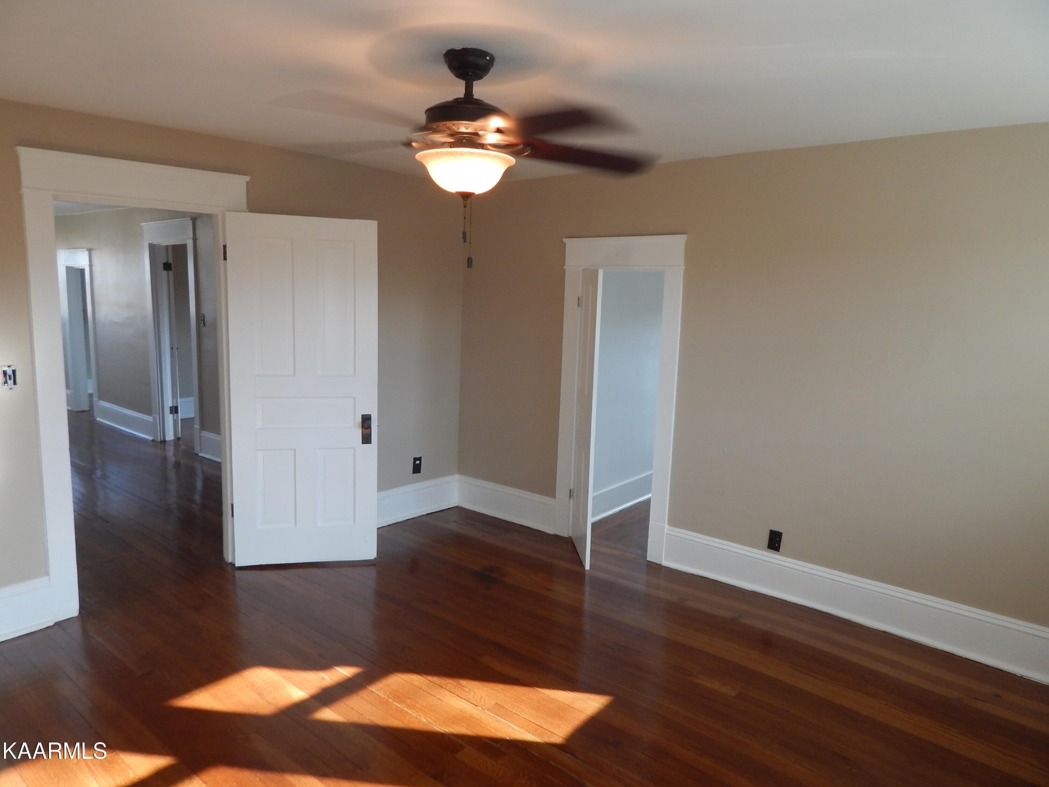 367 Reed Road Greeneville, TN 37745 - Photo 44 of 51 a view of entryway with wooden floor