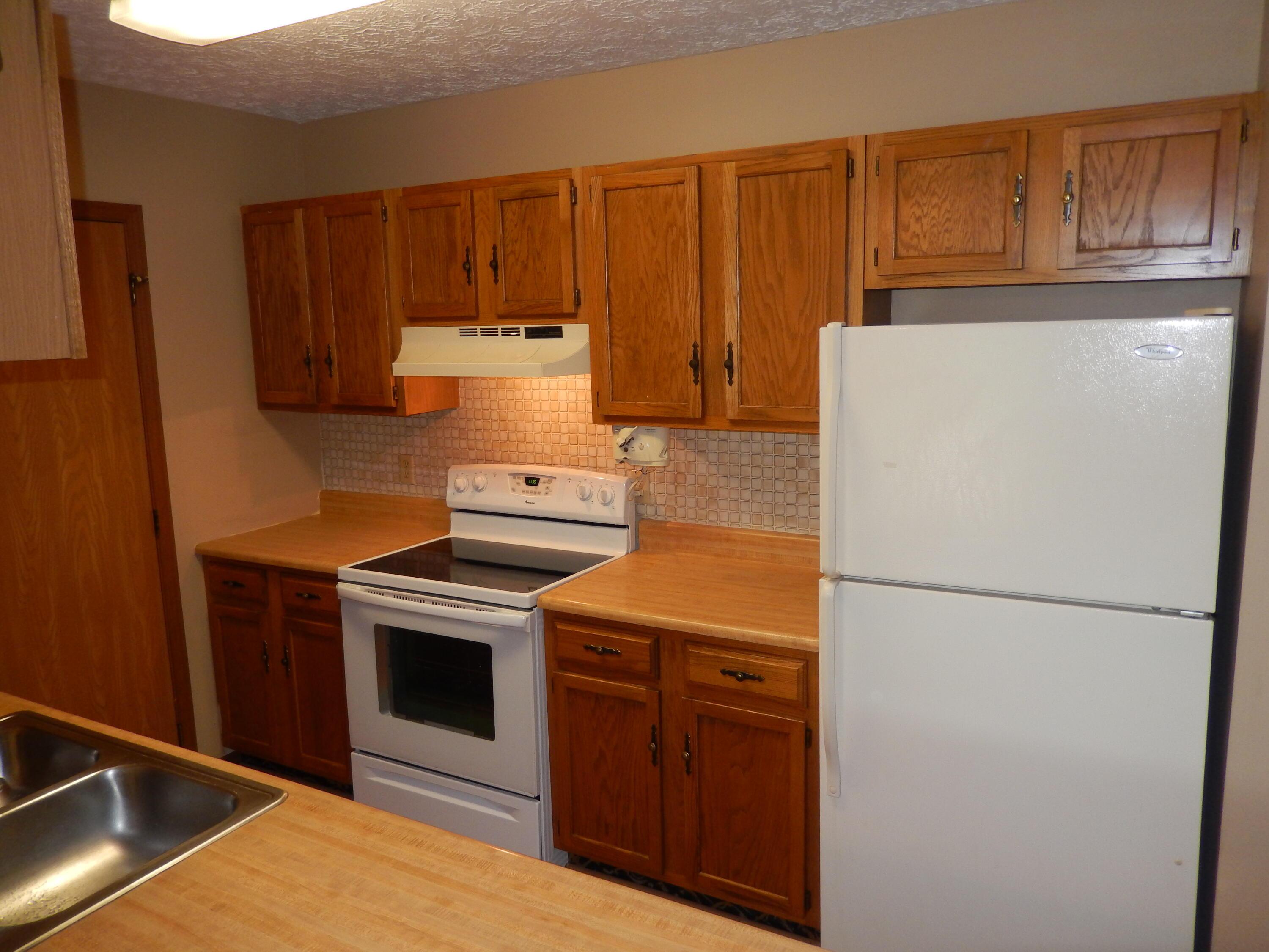 4119 Karl Road, Unit 309 Columbus, OH 43224 - Photo 18 of 26 Kitchen with all appliances