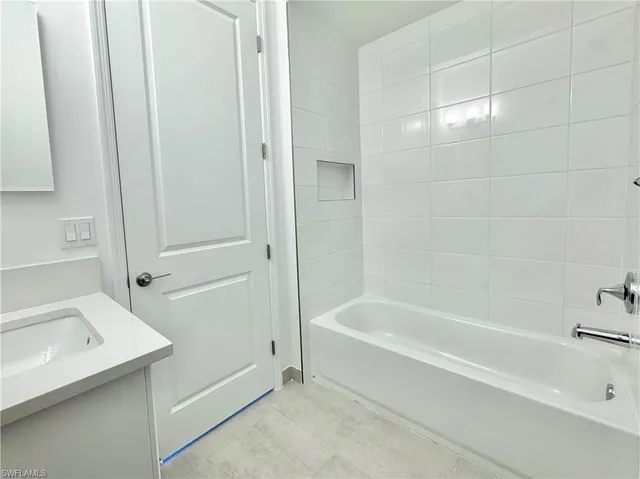 $750,000 | 20885 Thistle Leaf Lane, Estero, FL 33928