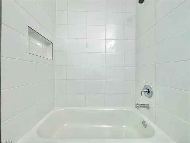 $750,000 | 20885 Thistle Leaf Lane, Estero, FL 33928