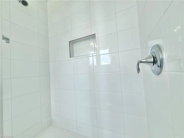 $750,000 | 20885 Thistle Leaf Lane, Estero, FL 33928