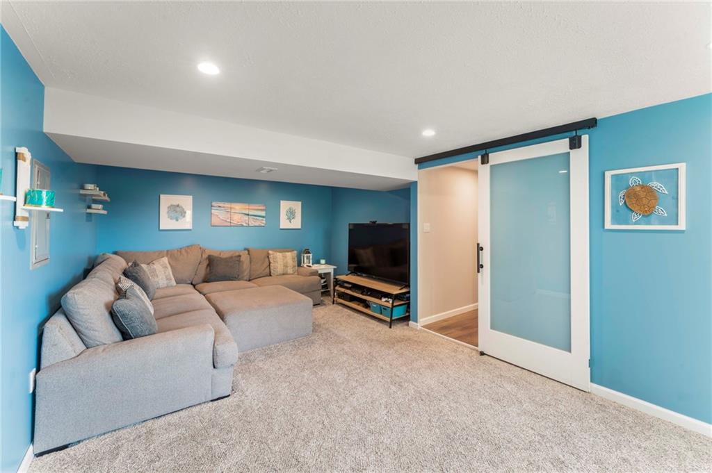1022 McGovern Road Houston, PA 15342 - Photo 17 of 29 Gallery Image 17
