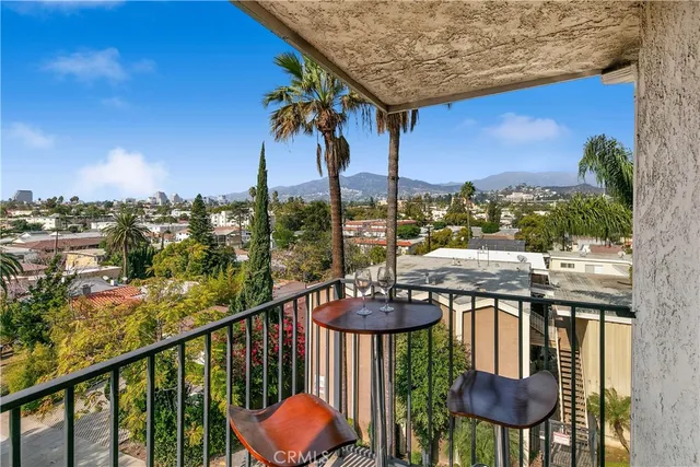 $649,000 | 1517 East Garfield Avenue, Unit 53, Glendale, CA 91205