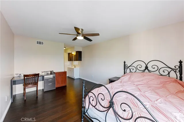 $649,000 | 1517 East Garfield Avenue, Unit 53, Glendale, CA 91205