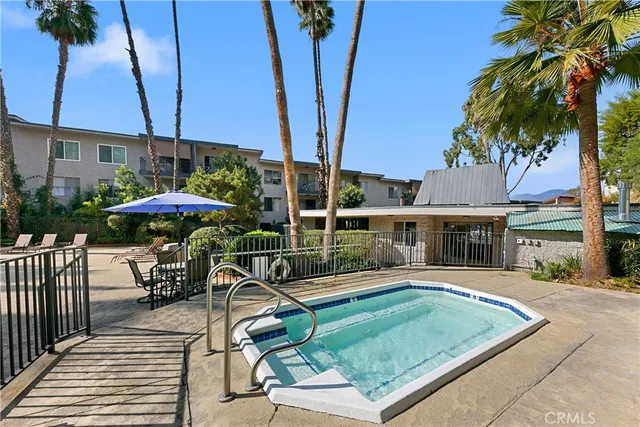 $649,000 | 1517 East Garfield Avenue, Unit 53, Glendale, CA 91205