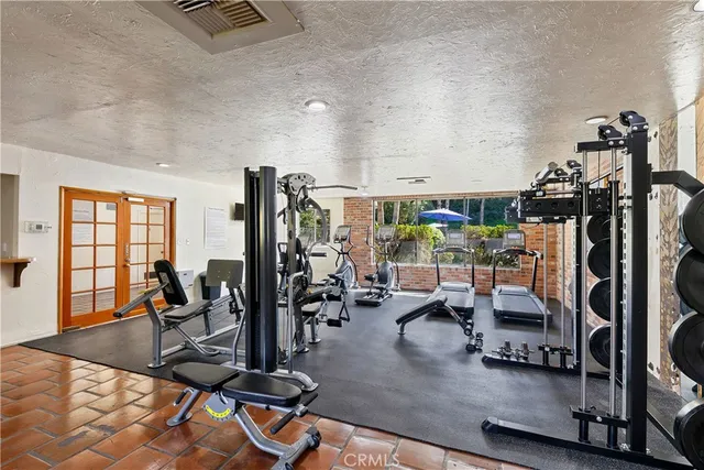 $649,000 | 1517 East Garfield Avenue, Unit 53, Glendale, CA 91205