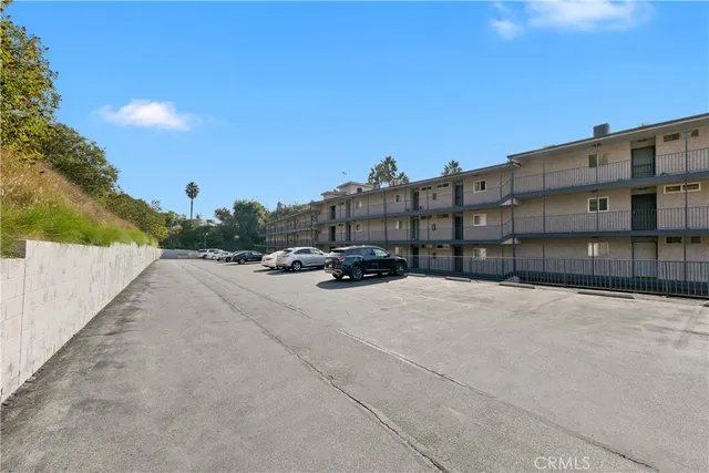 $649,000 | 1517 East Garfield Avenue, Unit 53, Glendale, CA 91205